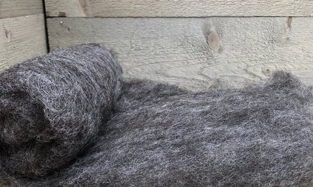 100 g gewaschene Vlieswolle - Blaue Texelschaf (Mittelgrau)