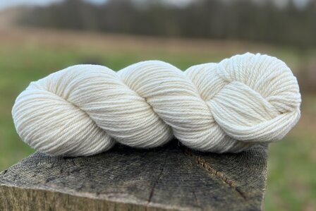 Gezwirntes Strickgarn LL 183 m - Merinoschaf (Wollweis)