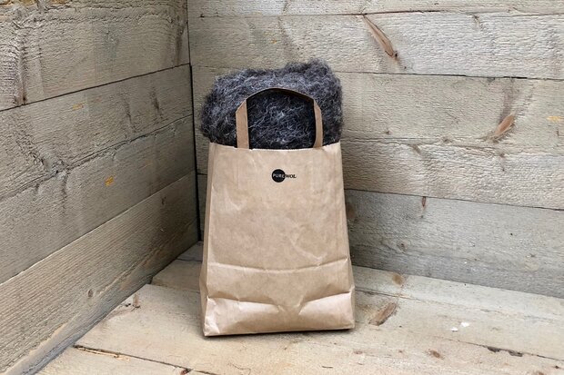 250 g gewaschene Vlieswolle - Herdwick (Grau)
